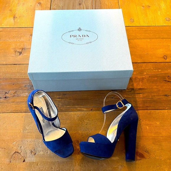 Prada Calzature Donna Navy Pump
Brand New 

Art: 1KP419
Group: Campscio
Size: 38 - Picture 1 of 12